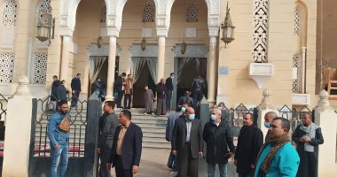 وصول جثمان محمد العربى إلى مسجد أبورقبة فى المنوفية.. لايف وصور