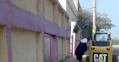 رفع إشغالات الباعة الجائلين وإزالة مخالفات البناء وصيانة أعطال الكهرباء بإهناسيا
