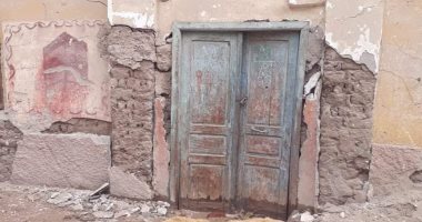 تصدع 3 منازل بسبب كسر ماسورة مياه في قنا
