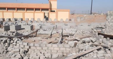 جهاز العاشر من رمضان ينفذ قرار إزالة مصنع للطوب بدون تراخيص