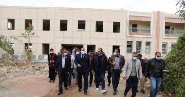 بتكلفة 35 مليون جنيه.. محافظ الوادى الجديد يتفقد تطوير مبنى المدينة الشبابية بالخارجة 