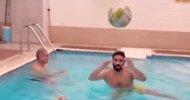 صالح جمعة يخوض تدريبات مائية ببرنامج التأهيل من إصابة وتر أكيليس.. صور