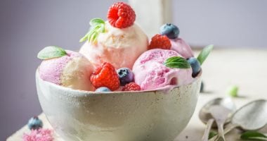  أفضل الأطعمة للمصابين بمتحور أوميكرون.. الآيس كريم أبرزها