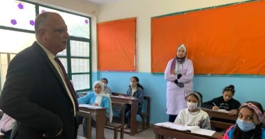 طلاب النقل بالجيزة يؤدون امتحان الترم الأول وسط إجراءات احترازية.. صور