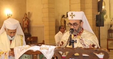 الكنيسة الكاثوليكية تحتفل بعيد الغطاس بكاتدرائية القديس مرقس بالإسماعيلية..صور