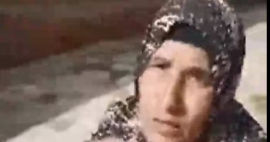 سيدة تبكى أمام قبر وائل الإبراشى: "كان بيراعى ربنا وبيأكل الغلابة".. لايف