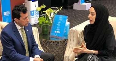 أشرف صبحى يلتقى وزيرة الدولة لشؤون الشباب بدولة الإمارات على هامش منتدى الشباب