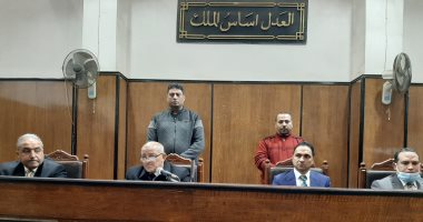 "جنايات الزقازيق" تسدل الستار على واقعة شهيد لقمة العيش بموقف الأردنية.. الإعدام شنقا والسجن المشدد 10 سنوات للمتهمين بقتل بائع الفاكهة.. وشقيق المجنى عليه: شكرا قضاء مصر العادل.. والعزاء يقام يوم تنفيذ القصاص