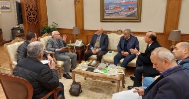 محافظ بورسعيد يناقش الوضع المالى للمصرى ويوجه بالاهتمام بالألعاب الفردية