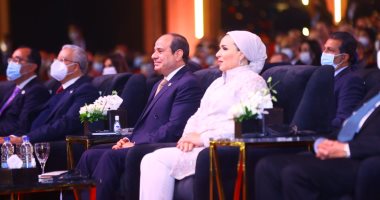 الرئيس السيسى مشيدا بعرض مسرحى عن جائحة كورونا: حاجة مبدعة جدا وبشكركم