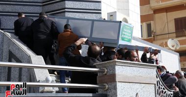 وصول جثمان وائل الإبراشى مسجد سيدى سالم أبو الفرج بالدقهلية لصلاة الجنازة