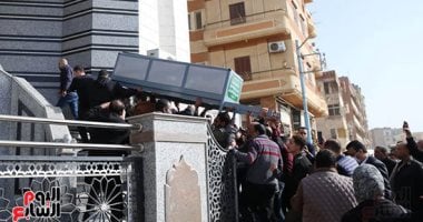 خروج جثمان الإعلامي وائل الإبراشى من سيدي سالم أبو الفرج لمثواه الأخير.. فيديو وصور