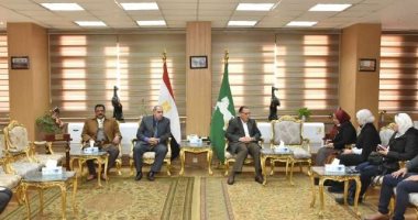 محافظ الشرقية يلتقى مساعد رئيس هيئة الدواء المصرية.. اعرف التفاصيل