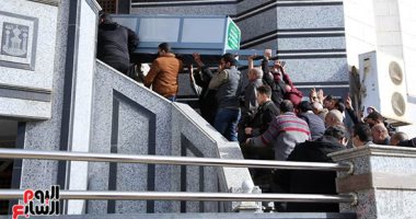 أسرة وائل الإبراشى تكشف اللحظات الأخيرة فى حياته وبداية رحلته مع الإعلام.. لايف
