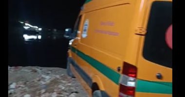 الحزن يخيم على أسر ضحايا السيارة الغارقة فى معدية تربط بين المنوفية والجيزة.. فيديو