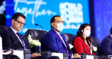 رئيس الوزراء بجلسة "الطريق من جلاسكو إلى شرم الشيخ لمواجهة التغيرات المناخية": مصر تمتلك أكبر قدرات كهربائية من طاقتى الرياح والشمس فى الشرق الأوسط وشمال إفريقيا .. مدبولى يؤكد: خطة لمضاعفة هذه القدرات لـ 300%