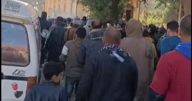 اصطدام سيارة ملاكي بكشك ملاصق لمدرسة في الفيوم دون إصابات 