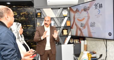 محافظ أسوان يعطى إشارة البدء لإطلاق البوابة الإلكترونية.. صور وفيديو