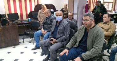حى الدقى يدرب موظفيه على استخدام الكمبيوتر لمحو الأمية الرقمية