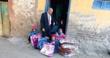مدير "تضامن إسنا" يكشف تفاصيل دعم أسرة 3 فتيات من ذوى الهمم.. صور