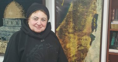 فلسطين تكرم هدى درويش.. والرئيس محمود عباس يمنحها ميدالية فلسطين التذكارية