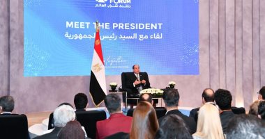 الرئيس السيسي يلتقي المراسلين الأجانب ويؤكد أهمية قضية الوعي.. صور