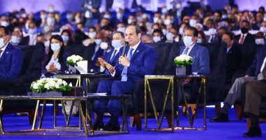 الرئيس السيسي للمؤسسات الدولية: "أعباء القروض مرتفعة وخلونا نعيش الغلابة"