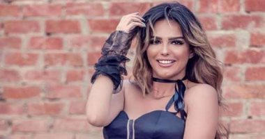 دنيا عبد العزيز تنتهى من تسجيل حلقة في برنامج " لايت شو " على قناة الحياة