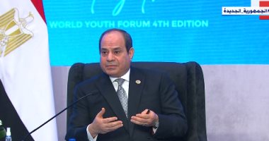 الرئيس السيسي للصحفيين: "مؤمن بحرية التعبير وبنتكلم مع بعض كتير"