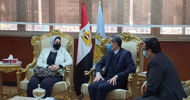 محافظ الغربية يستقبل رئيس قطاع التعليم العام خلال جولة بمدرسة STEM بطنطا