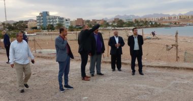 رئيس مدينة سفاجا يتفقد المناطق المقترح تطويرها بالميناء البحرى
