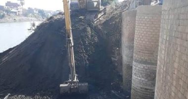 صيانة الترع والمجارى المائية خلال فترة السدة الشتوية بأسيوط.. صور