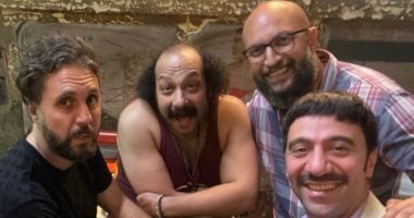 محمد ثروت ضيف شرف فيلم "حامل اللقب" مع هشام ماجد ودينا الشربينى