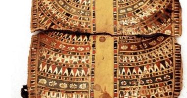 الكشف عن مقبرة أثرية تعود للعصر اليونانى الرومانى في أسوان.. صور