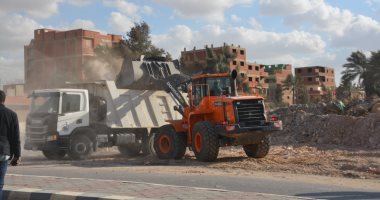 رفع 40 ألف طن تراكمات قمامة ورتش بمنطقة أبو زعبل بالقليوبية.. صور