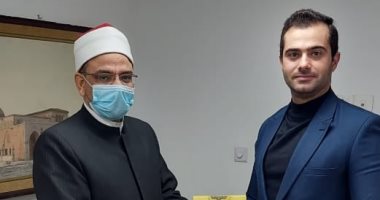 الأوقاف تهدى سفارة فلسطين 155 مجموعة من سلسلة "رؤية" للفكر المستنير