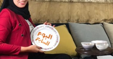 إسراء شعبان فتاة تجيد الرسم بالشاي والعدس والفحم والكاتشب بالدقهلية.. لايف وصور