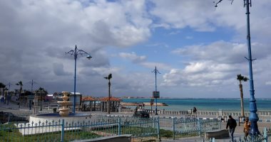 غيوم خفيفة وسطوع متقطع للشمس على مطروح مع استمرار رفع حالة الطوارئ.. لايف