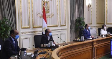 رئيس الوزراء يُلقي كلمة نيابة عن الرئيس السيسي أمام هيئة مكتب قمة الاتحاد الأفريقي.. دعوة لصياغة استراتيجية أفريقية واضحة للقضاء على خطر التطرف والإرهاب.. ورئيس الاتحاد الأفريقى يشكر مصر لدعمها الأشقاء بأفريقيا