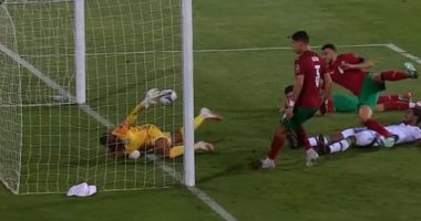 قفاز من ذهب.. كاف يشيد بحارس جزر القمر بعد إنقاذه فرصة بـ3 أرواح أمام المغرب