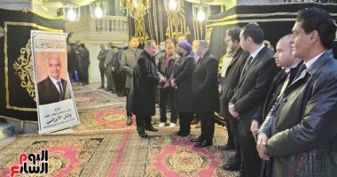 النائب محمود بدر يؤدى واجب العزاء فى وائل الإبراشي 