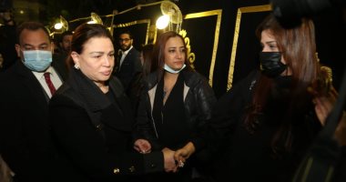 إلهام شاهين ووفاء عامر وطارق الشناوي فى عزاء وائل الإبراشى..صور