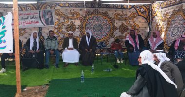 الأرض الآمنة.. عودة الحياة لقرى شمال سيناء والأهالى يرفعون لافتات" شكرا للرئيس السيسى".. استعراضات واحتفالات شبابية بالعودة.. حصر كافة احتياجات المواطنين .. والمحافظ يوجه الجهاز التنفيذى بتلبيتها فورا