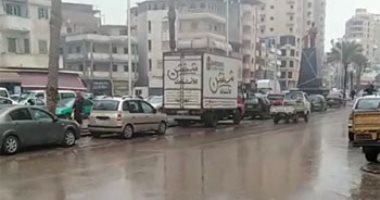 الأمطار تضرب دمياط الآن وانخفاض فى درجات الحرارة.. الشتاء يكشر عن أنيابه.. لايف