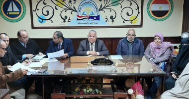 وكيل تعليم دمياط يتابع امتحانات النقل من داخل غرفة العمليات.. ويؤكد تطبيق الإجراءات