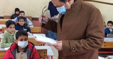 وكيل تعليم الغربية يتفقد امتحانات النقل لنهاية الفصل الدراسى الأول بالسنطة