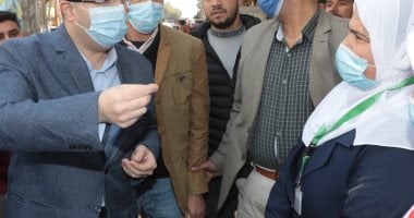محافظ بني سويف يناقش متطلبات تحسين مستوى الخدمة في المرافق بسمسطا
