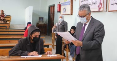 رئيس جامعة جنوب الوادي يؤكد على الإجراءات الاحترازية بالامتحانات فى 4 كليات
