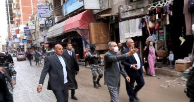 محافظ كفر الشيخ يتفقد المشروعات الخدمية بالرياض ويقود حملة إشغالات.. صور