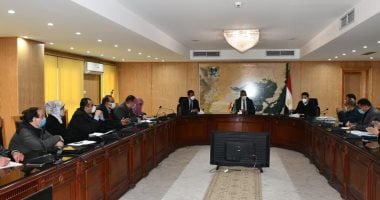 محافظ الفيوم يتابع موقف تلقى المواطنين للقاح كورونا.. ويؤكد على جاهزية المستشفيات